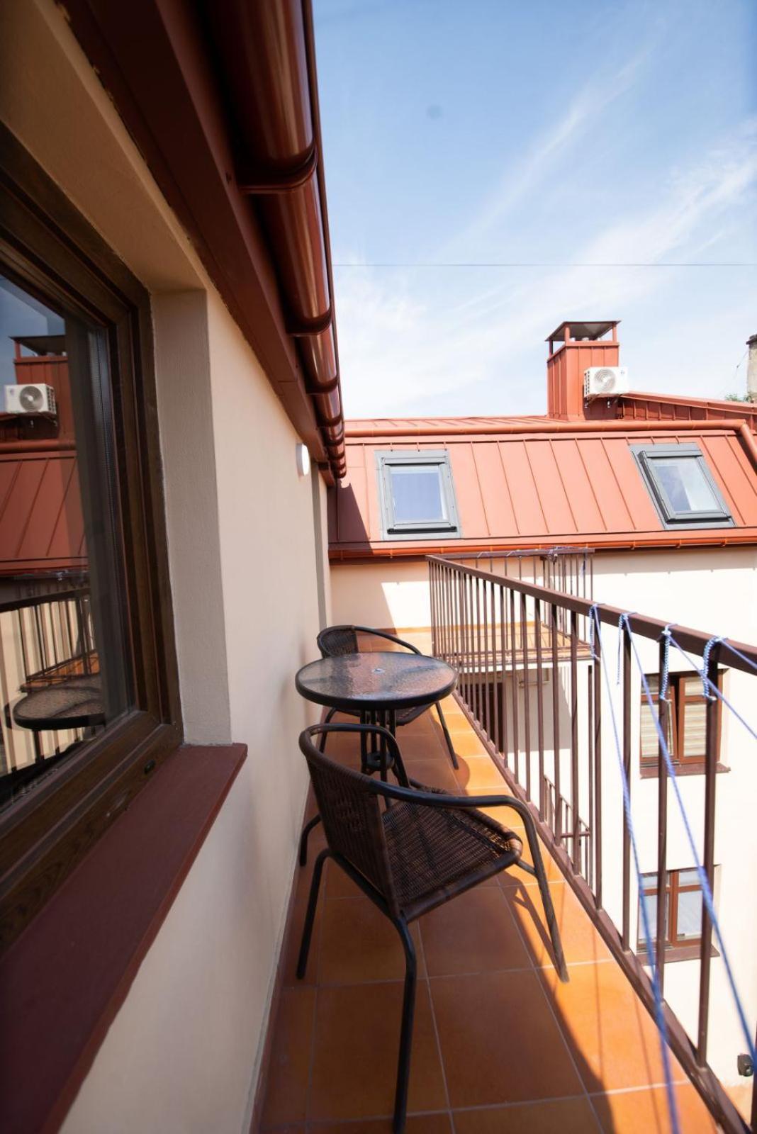 Apart Yaroslava Osmomysla 9 Square - City Center Lviv Buitenkant foto