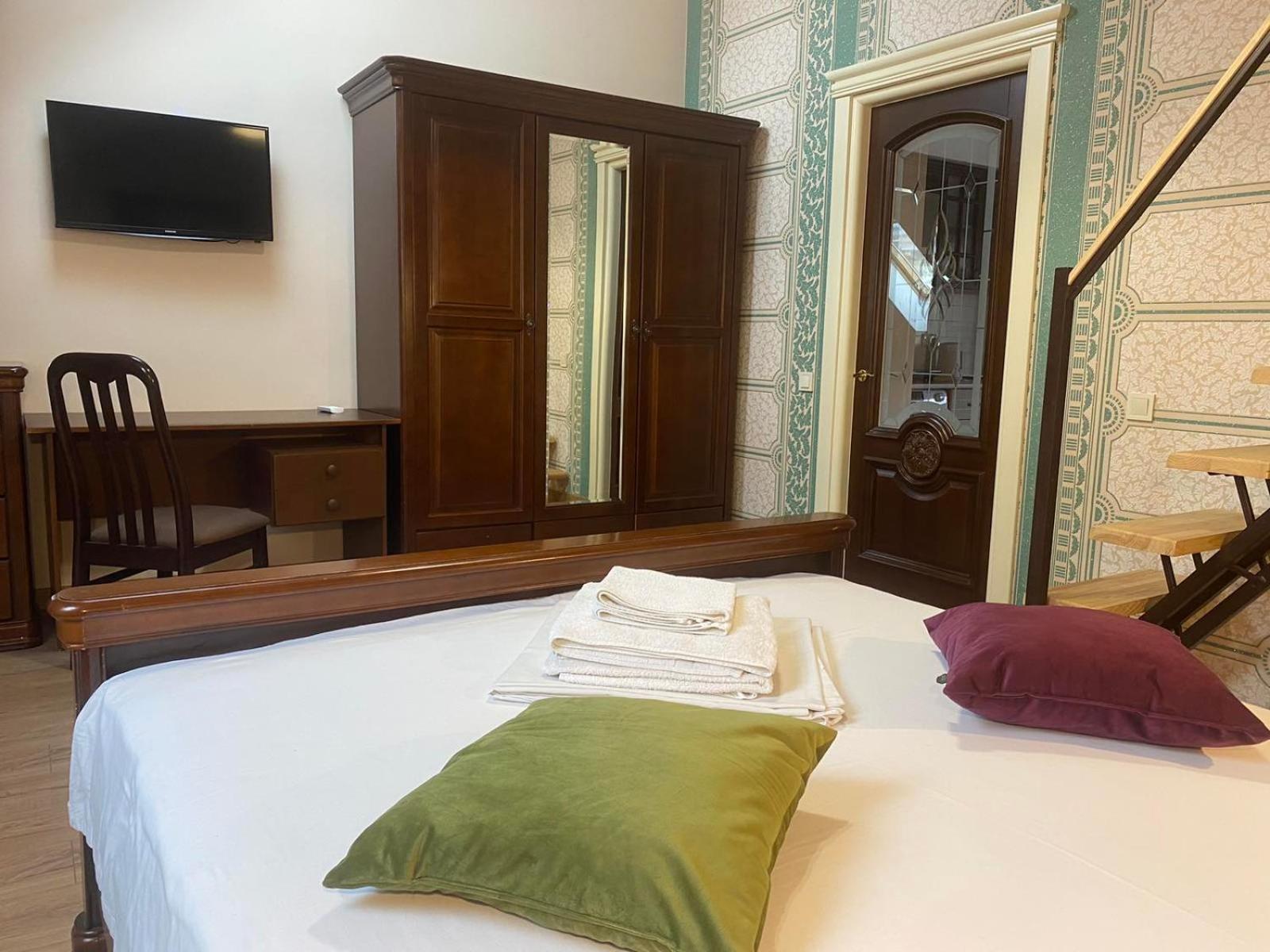 Apart Yaroslava Osmomysla 9 Square - City Center Lviv Buitenkant foto