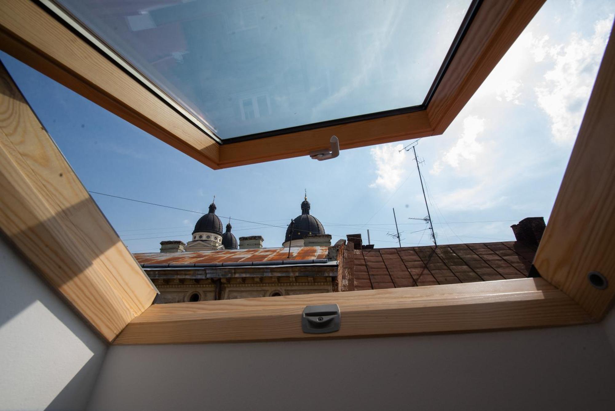 Apart Yaroslava Osmomysla 9 Square - City Center Lviv Buitenkant foto