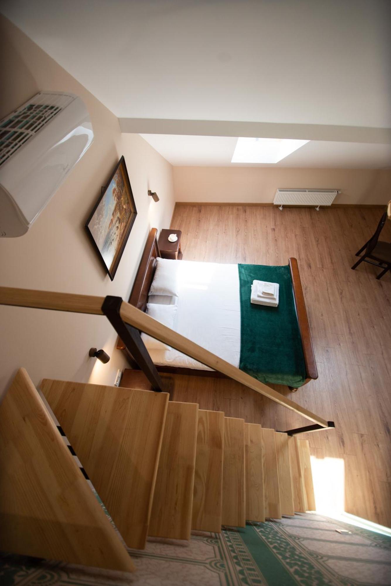 Apart Yaroslava Osmomysla 9 Square - City Center Lviv Buitenkant foto