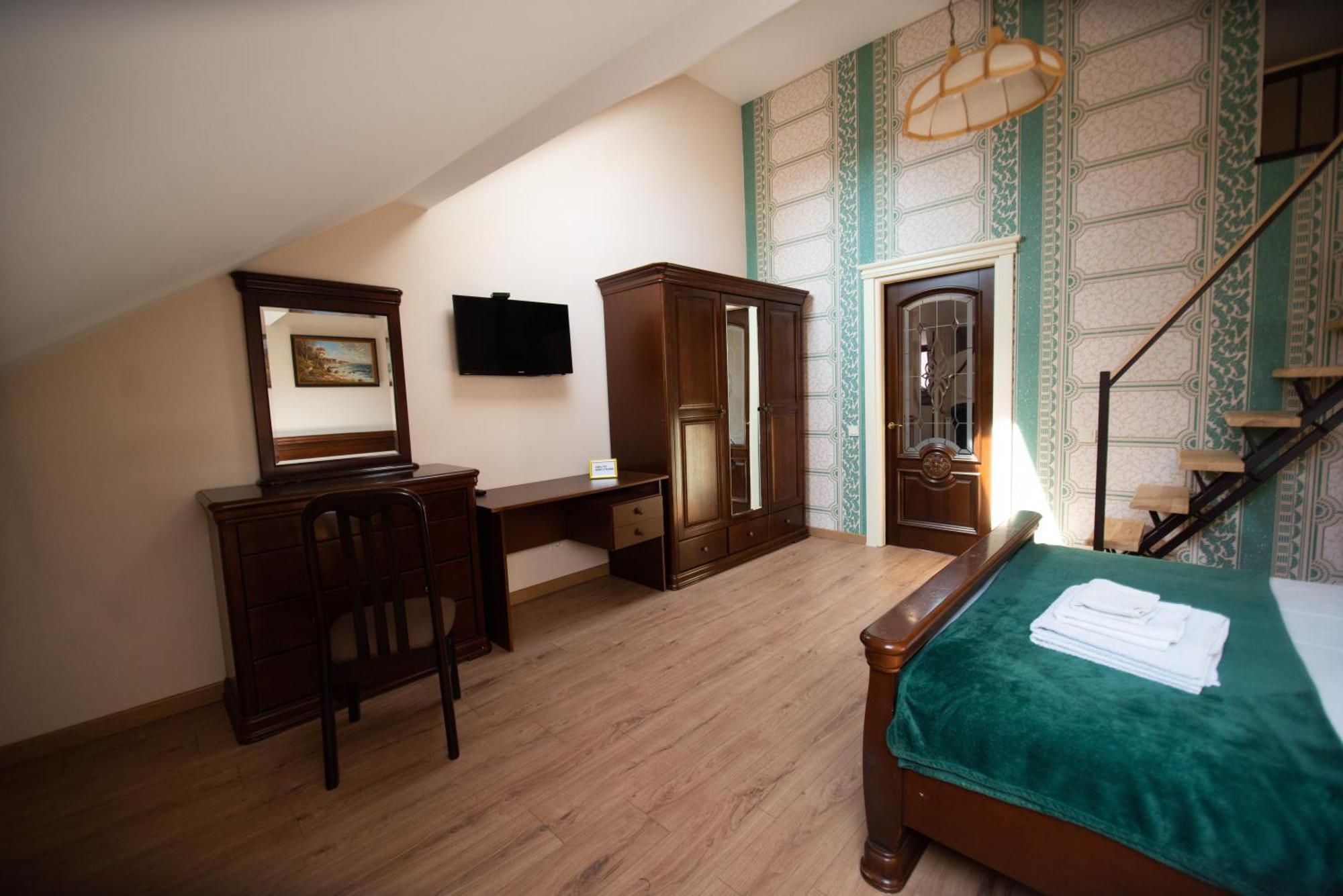 Apart Yaroslava Osmomysla 9 Square - City Center Lviv Buitenkant foto