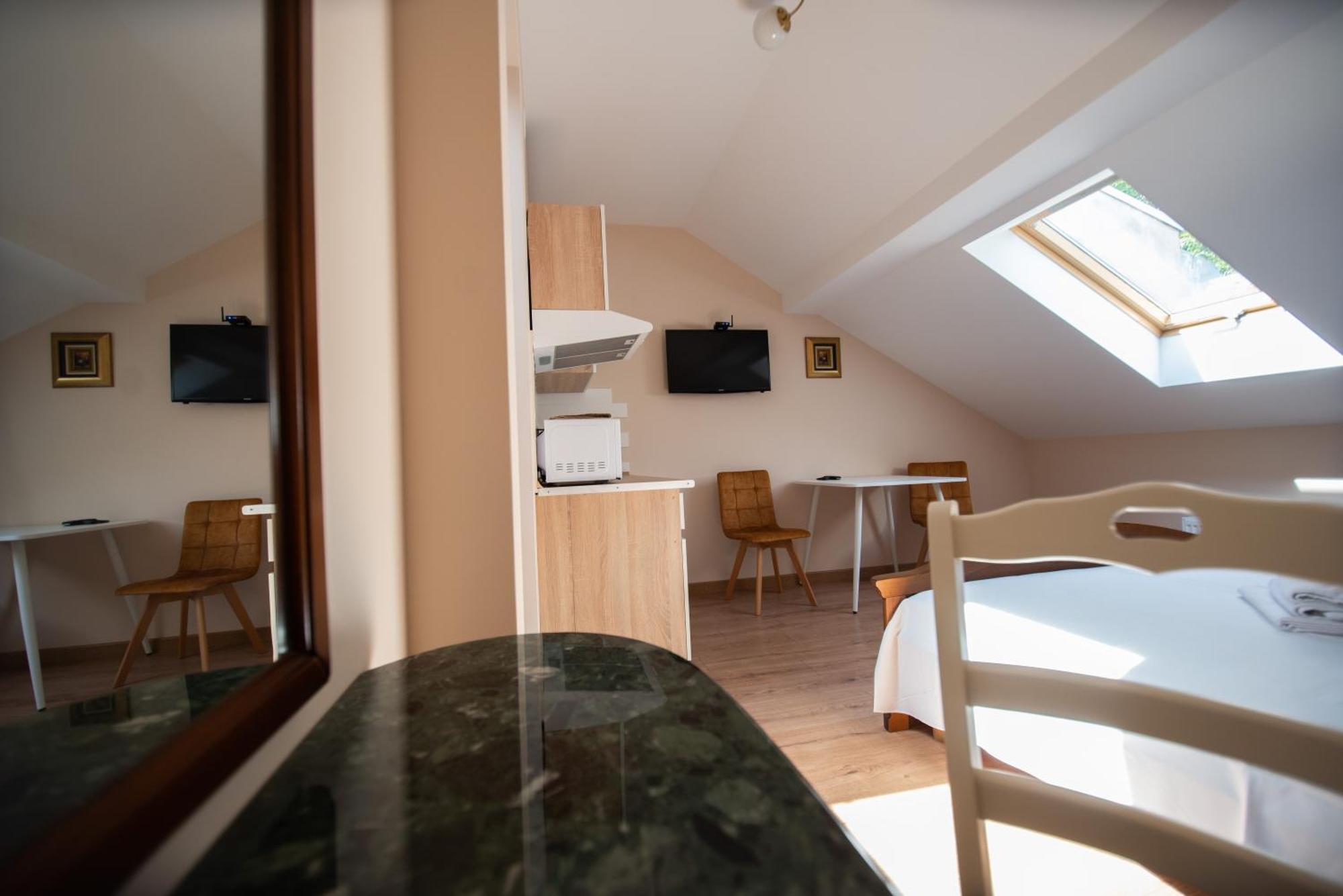Apart Yaroslava Osmomysla 9 Square - City Center Lviv Kamer foto