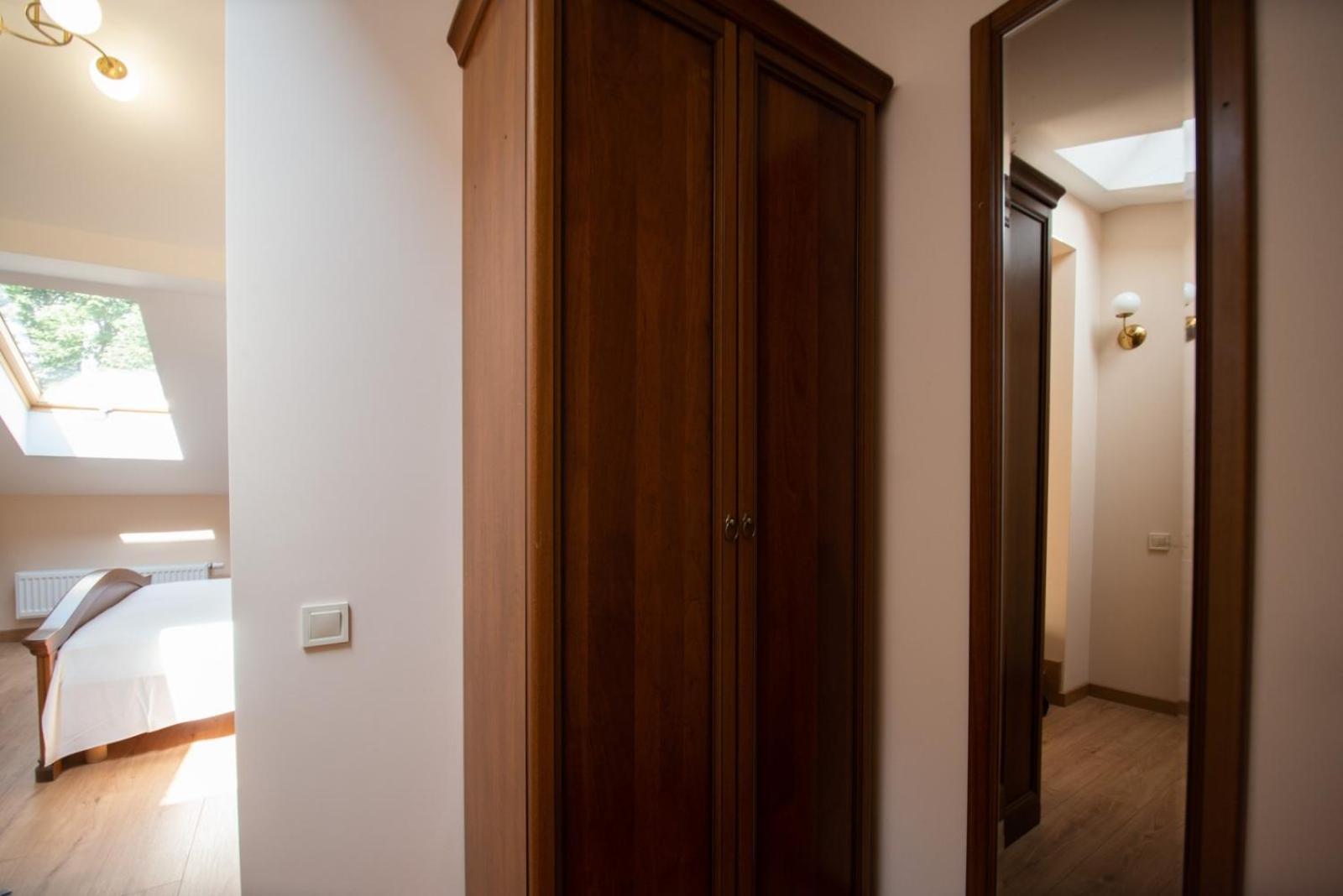 Apart Yaroslava Osmomysla 9 Square - City Center Lviv Kamer foto