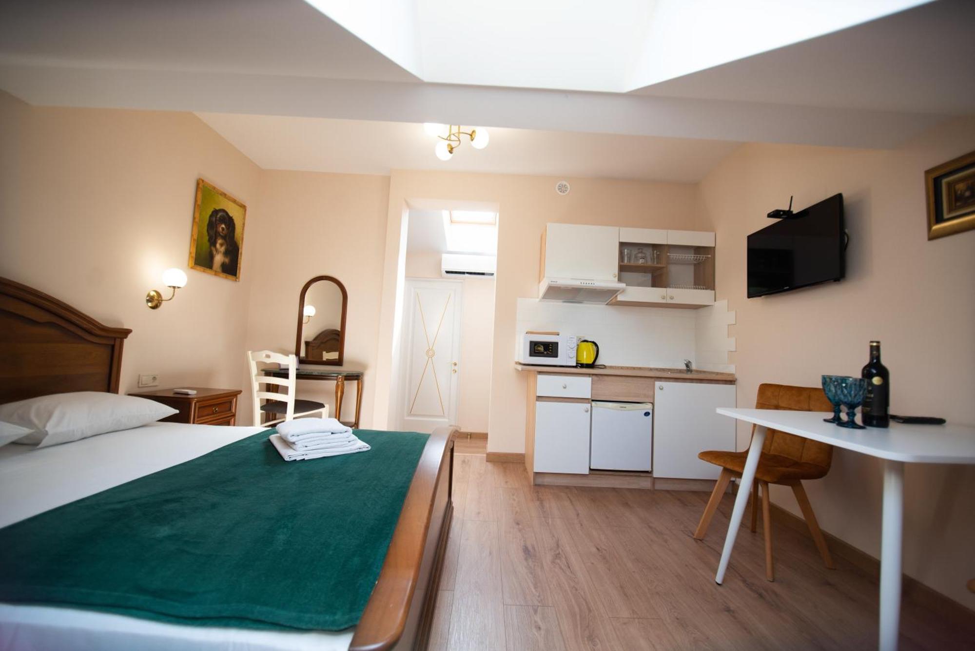 Apart Yaroslava Osmomysla 9 Square - City Center Lviv Kamer foto